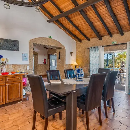 Horta Da Ti'mariana アパート *